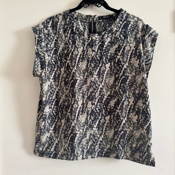 MNG Basics Blue Cream Snake Print Blouse Back Zip Cap Sleeve Women's Sz L - Picture 1 of 6